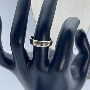 Sterling silver hammered band size 7